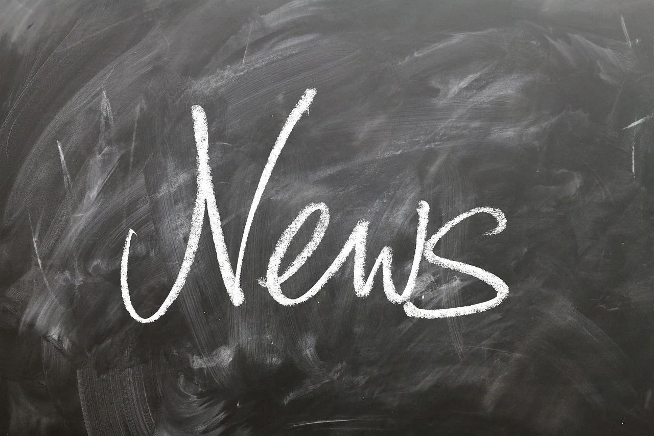 board, currently, current, news, message, breaking news, blackboard, empty, slate, school, chalk, write, training, old, teaching, copy space, dirt, smeared, breaking news, breaking news, breaking news, breaking news, breaking news. How a live update desk keeps a breaking story straight